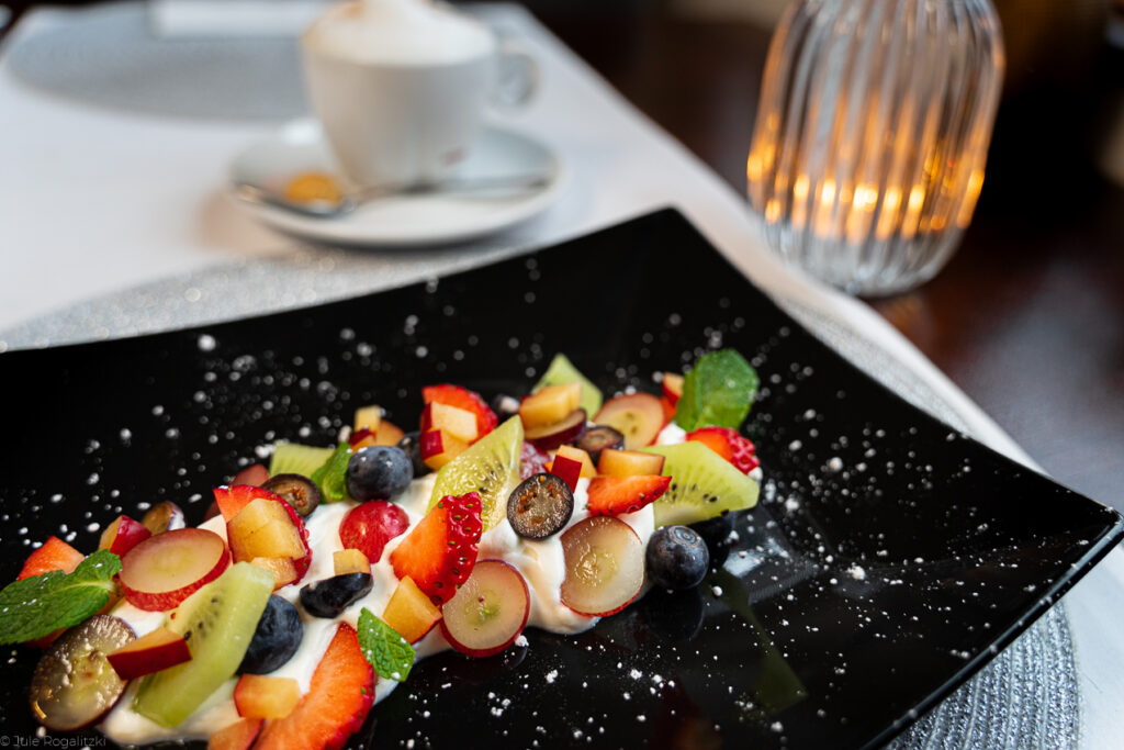 Buntes Gemüse-Antipasto – vegane Speisen im Piccolino